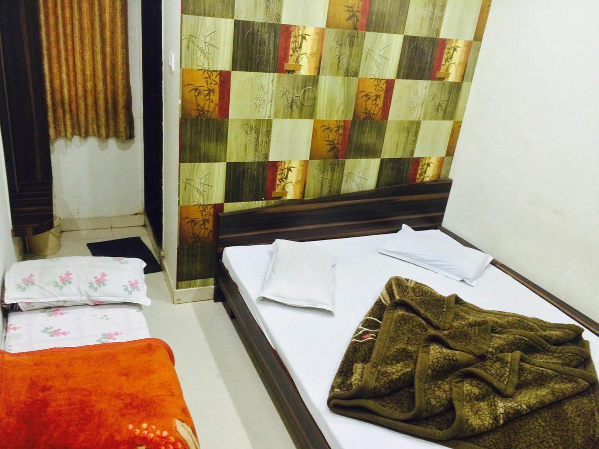 Hotel Vrandavan Palace Near Mahakal Temple Ujjain Exterior foto